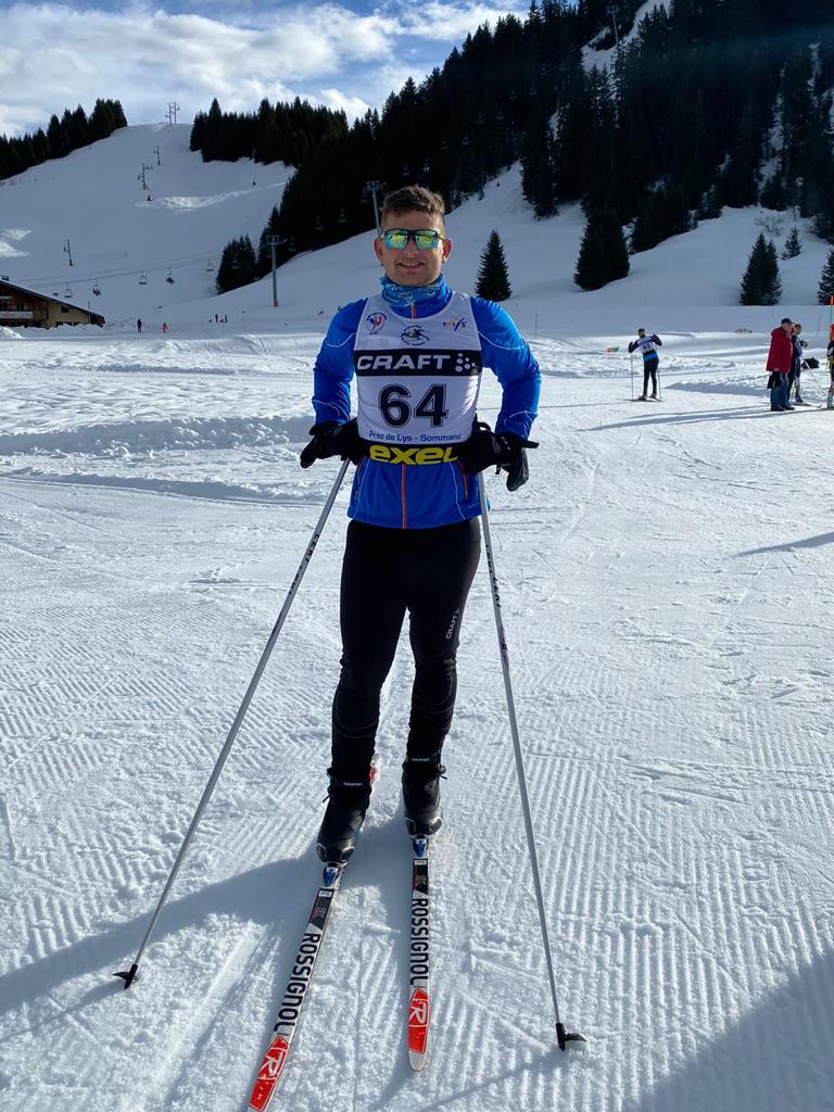 ski-de-fond Personne en ski de fond